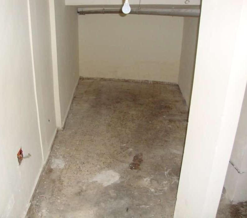 Shop For Rent In Jdeideh-90Sqm