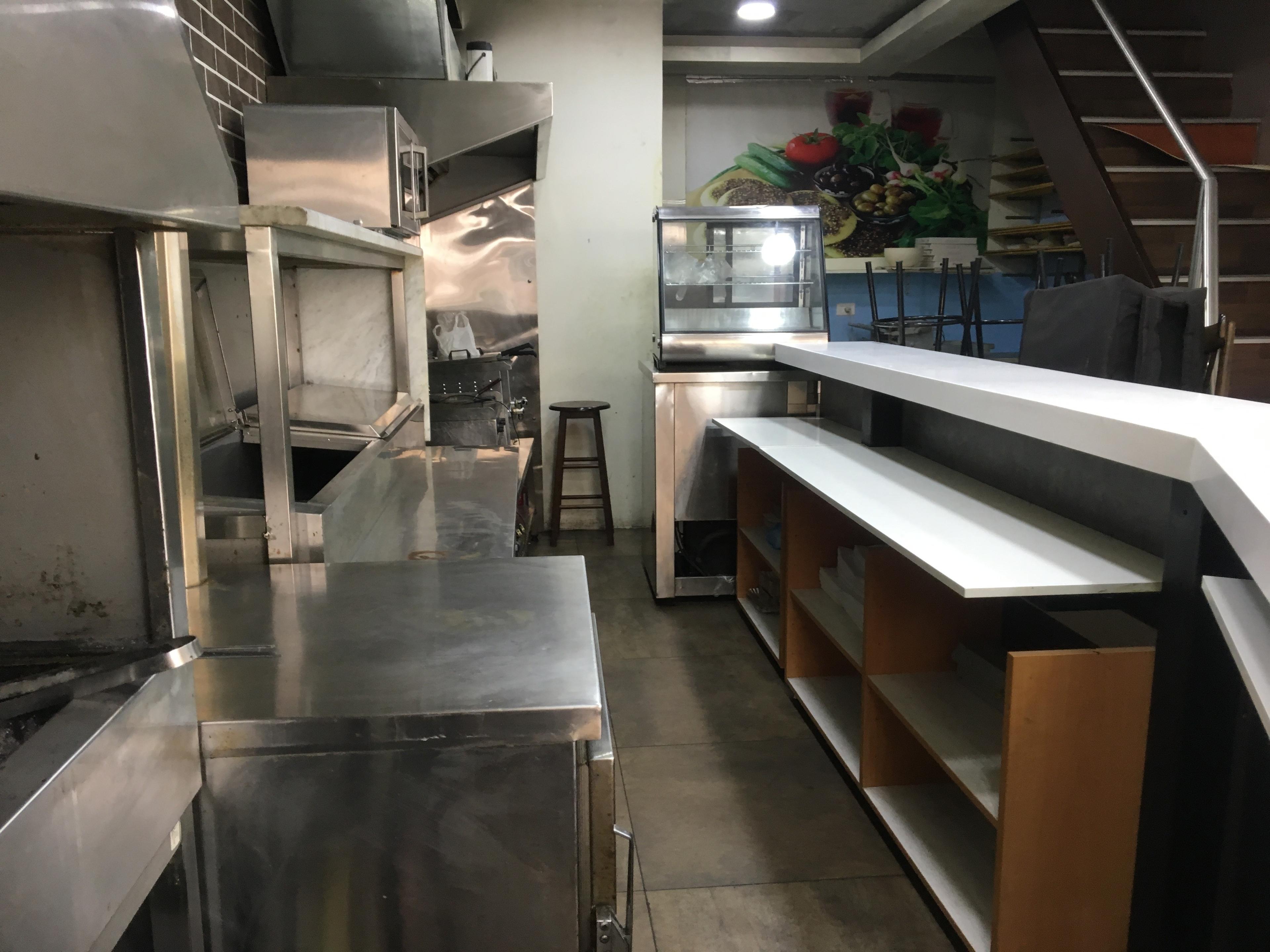 Shop/Snack For Rent In Jdeideh,130Sqm